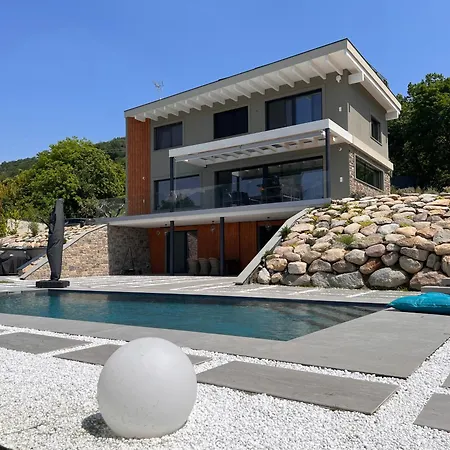 New! Luxury Corona With Private Swimming Pool 빌라 이세오