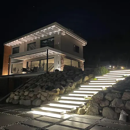 New! Luxury Corona With Private Swimming Pool 빌라 이세오